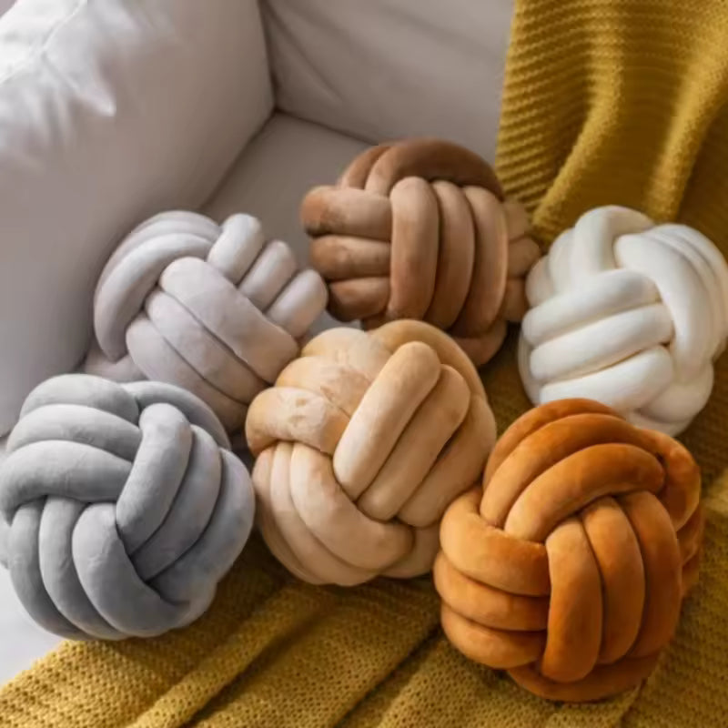 Knot Pillow Ball