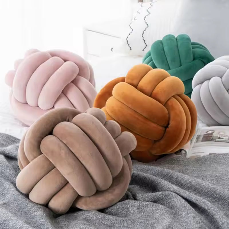 Knot Pillow Ball